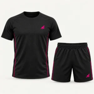 Conjunto negro de remera y short para pádel con isotipos magenta de PIMPARI Sport